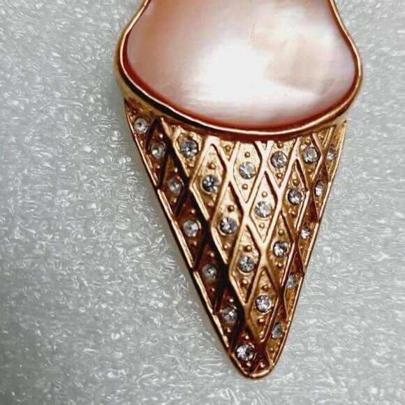 BUTLER Signed Vintage Peach Pearly Enamel Ice Cream Brooch Jewelry Goldtone Pin - Picture 4 of 10